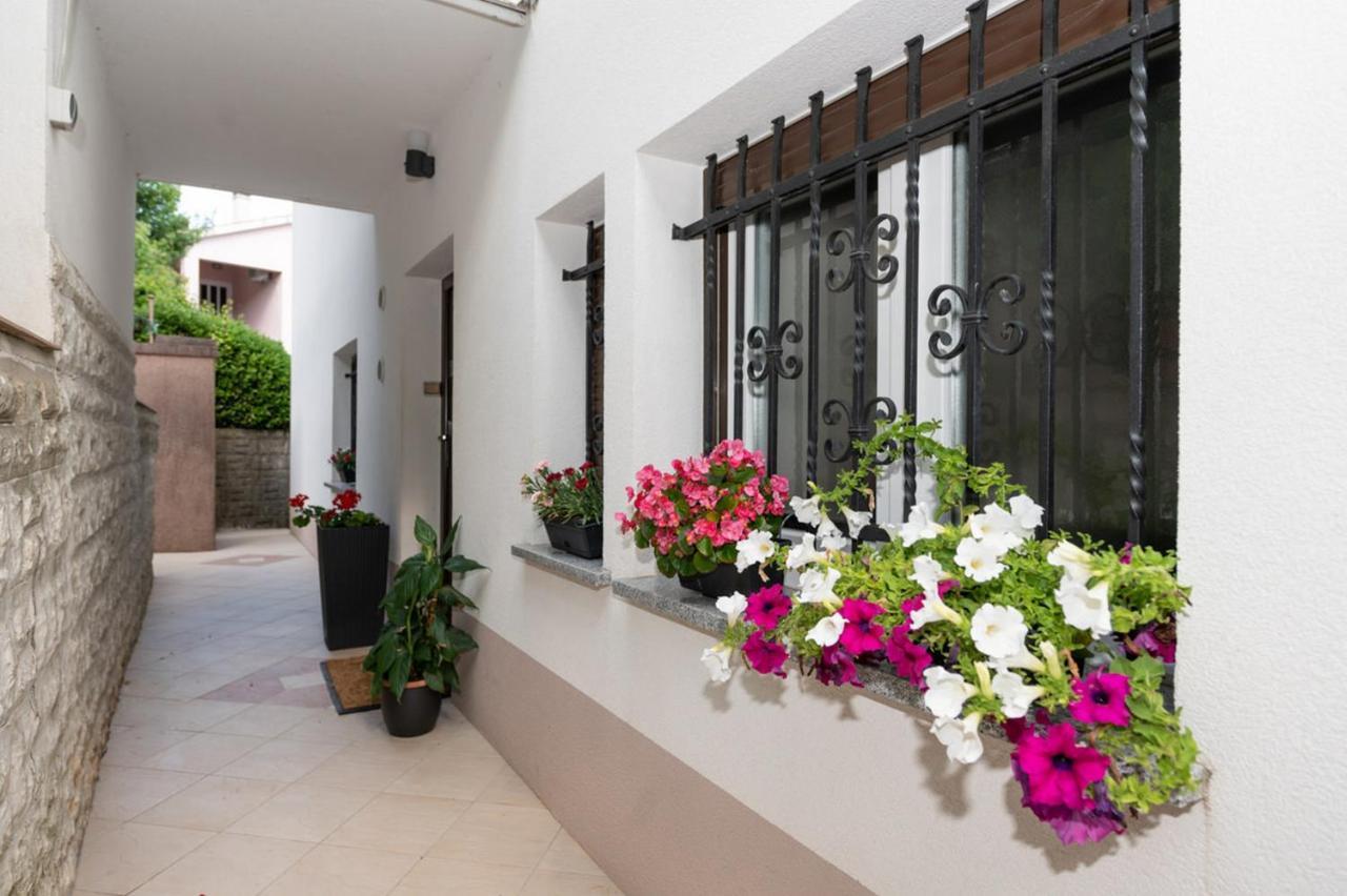 Apartman Sanja โอปาติยา ภายนอก รูปภาพ